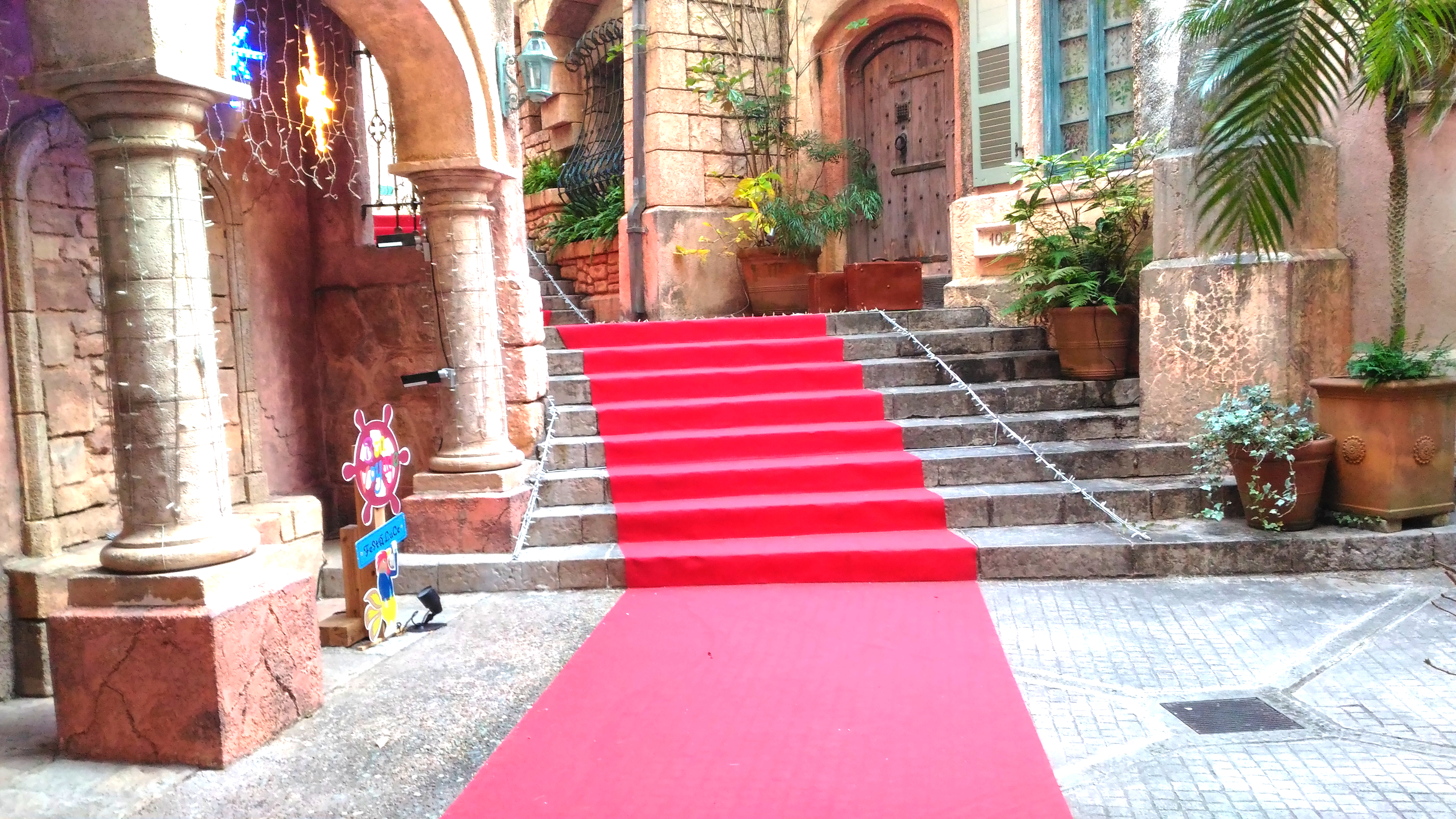 ポルトヨーロッパはコスプレの聖地 Sns映えするスペインの古城とは お出かけスポットあるく子